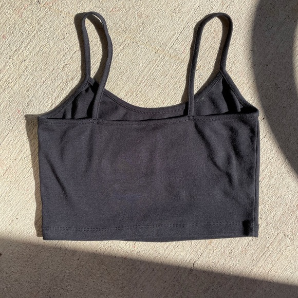 Black urban outfitters dragon crop cami tank top - Picture 2 of 3